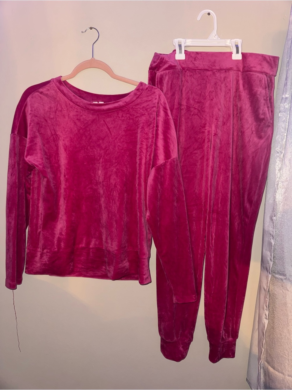 Cable & Gauge, pink velour matching pant set, size medium